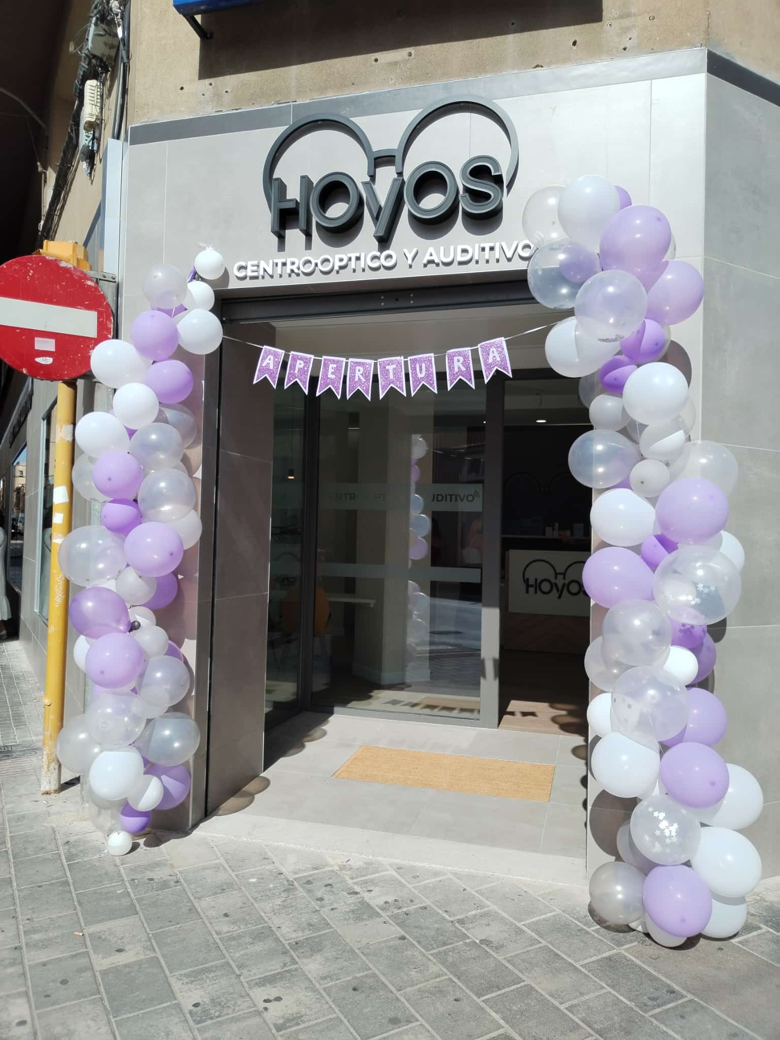 Inauguración Centro óptico y auditivo HOYOS